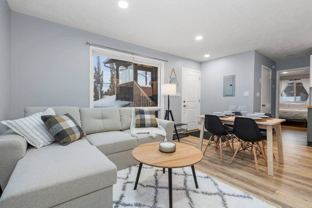 Elegant Boho Retreat - 8 Min To Wem Edmonton